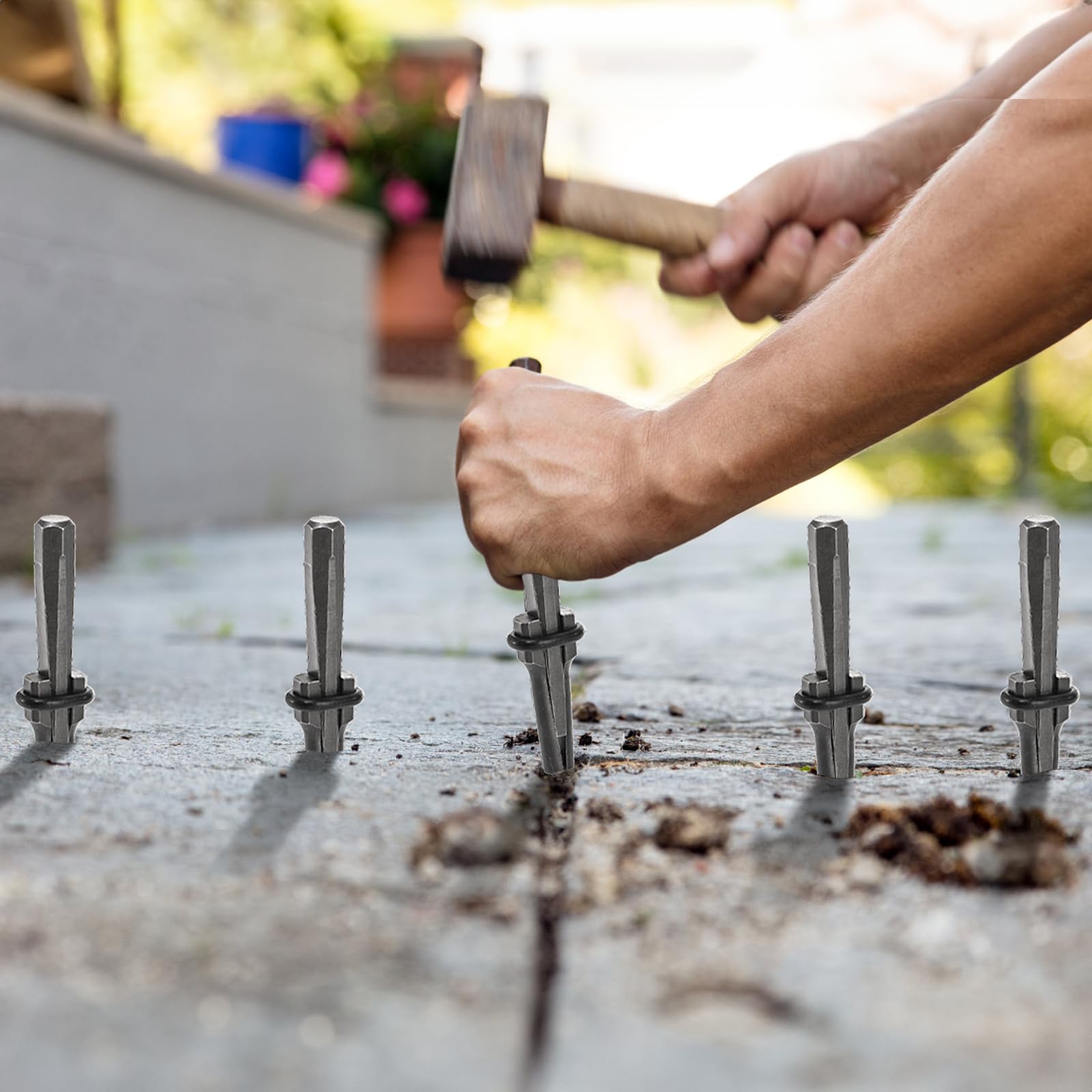 Coloch tool set suits construction, mining, demolition, and landscaping projects.