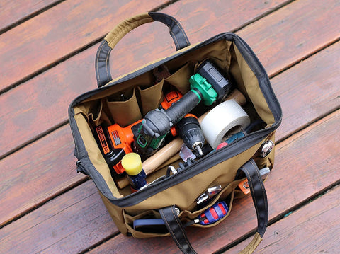 Coreflex layout with multiple pockets aids fast tool location