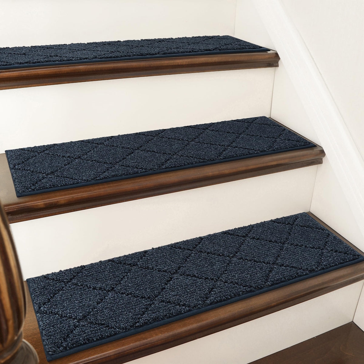 COSY HOMEER edging stair tread with non-slip backing on wood stairs for pets.