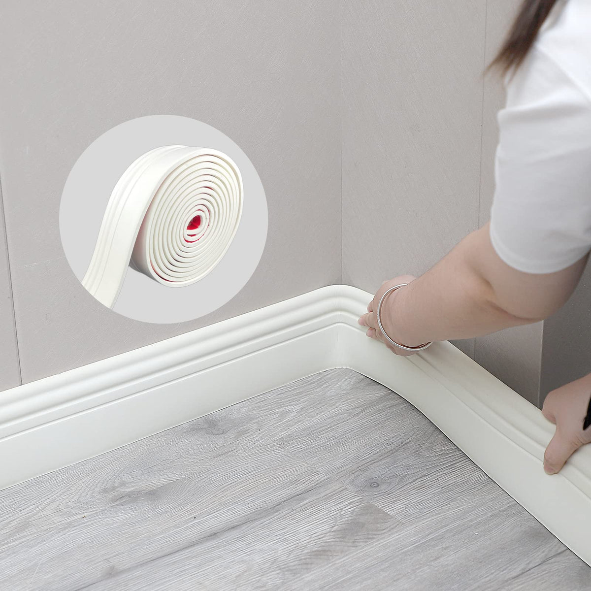 COUKIU flexible baseboard molding in creamy white for seamless wall-to-floor detail.