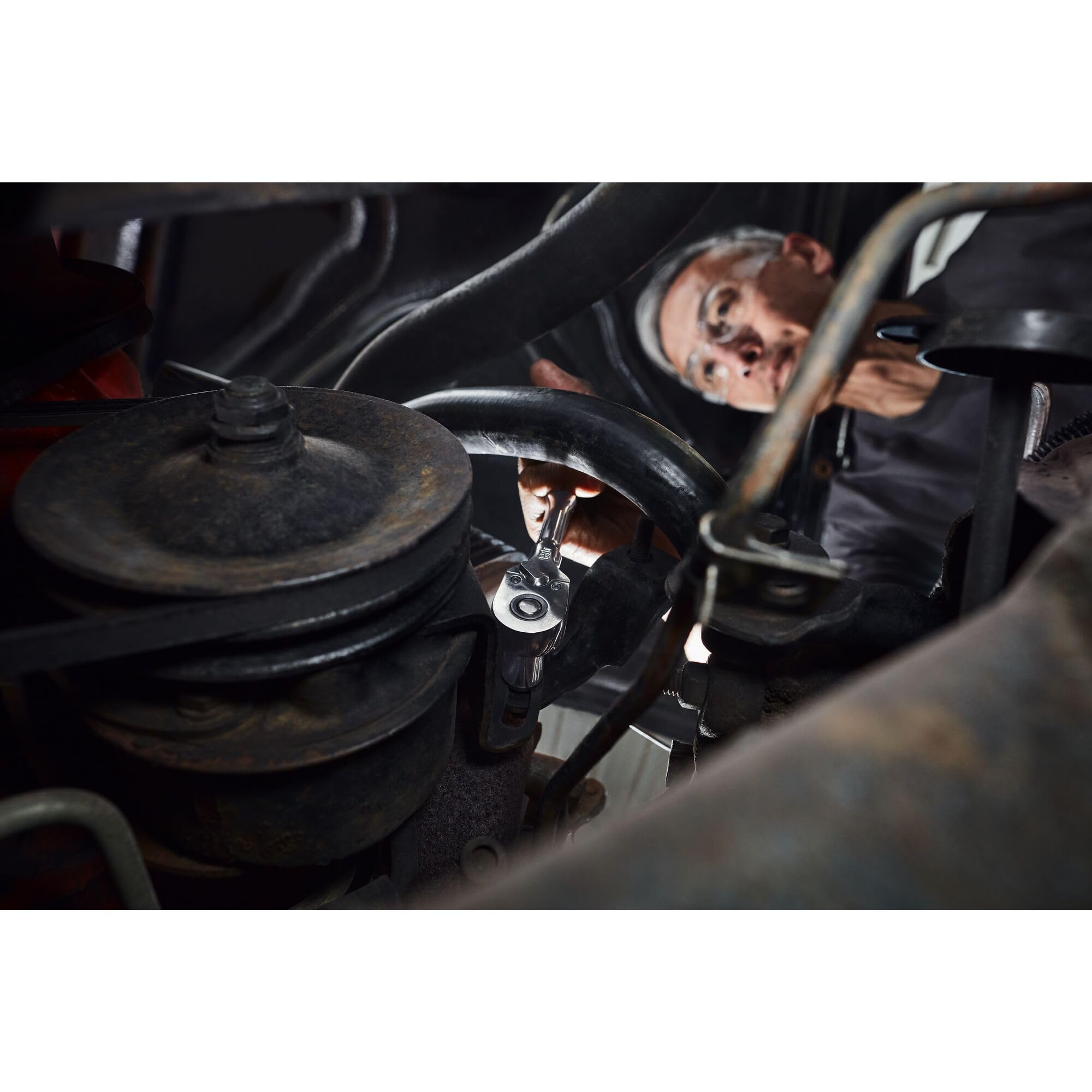 CRAFTSMAN ergonomic handle provides comfortable grip and reduced fatigue during extended tasks.
