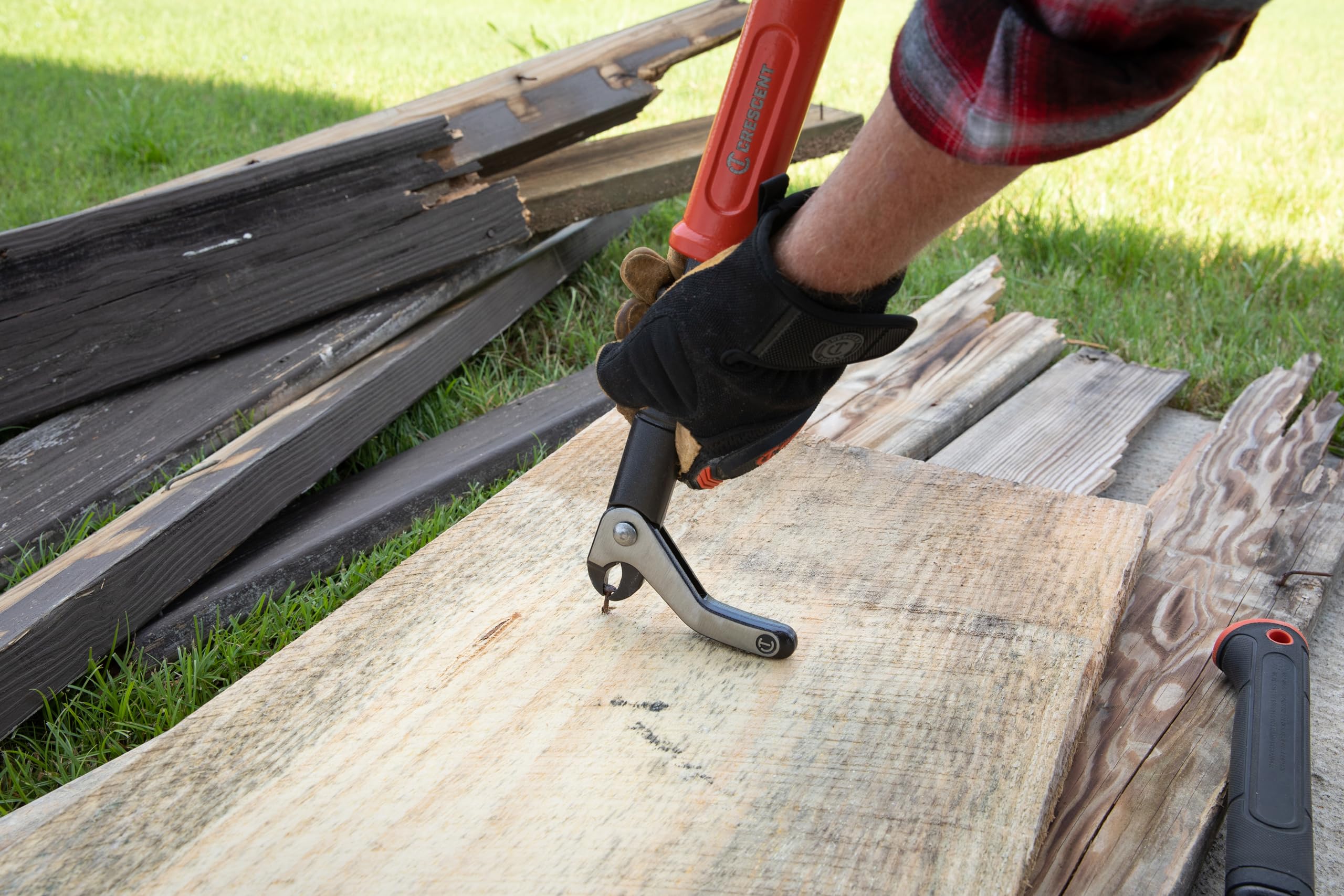 Crescent corrosion resistant paint finish extends tool life on site