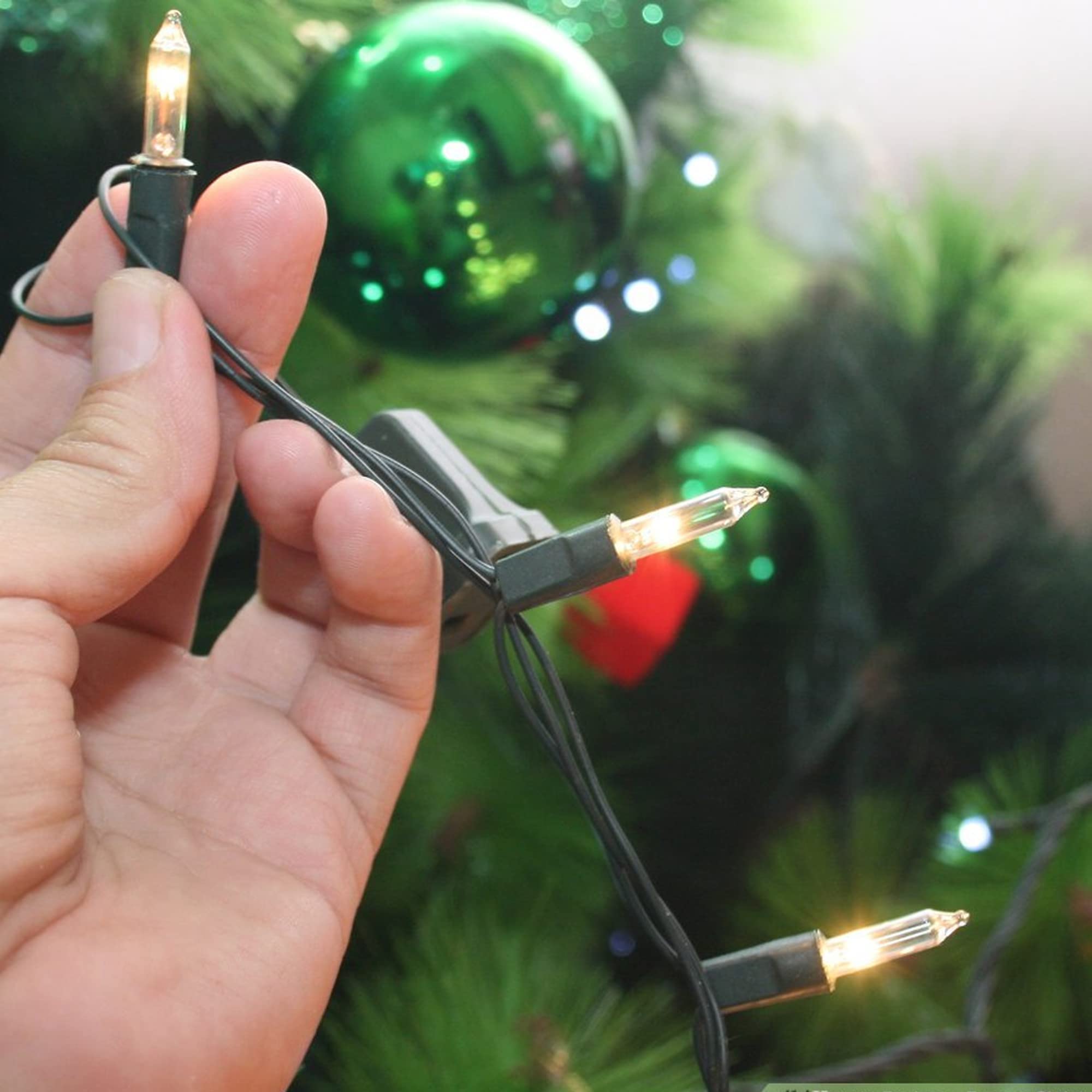 Dazzle Bright end-to-end connectors enable longer runs up to 120 feet.