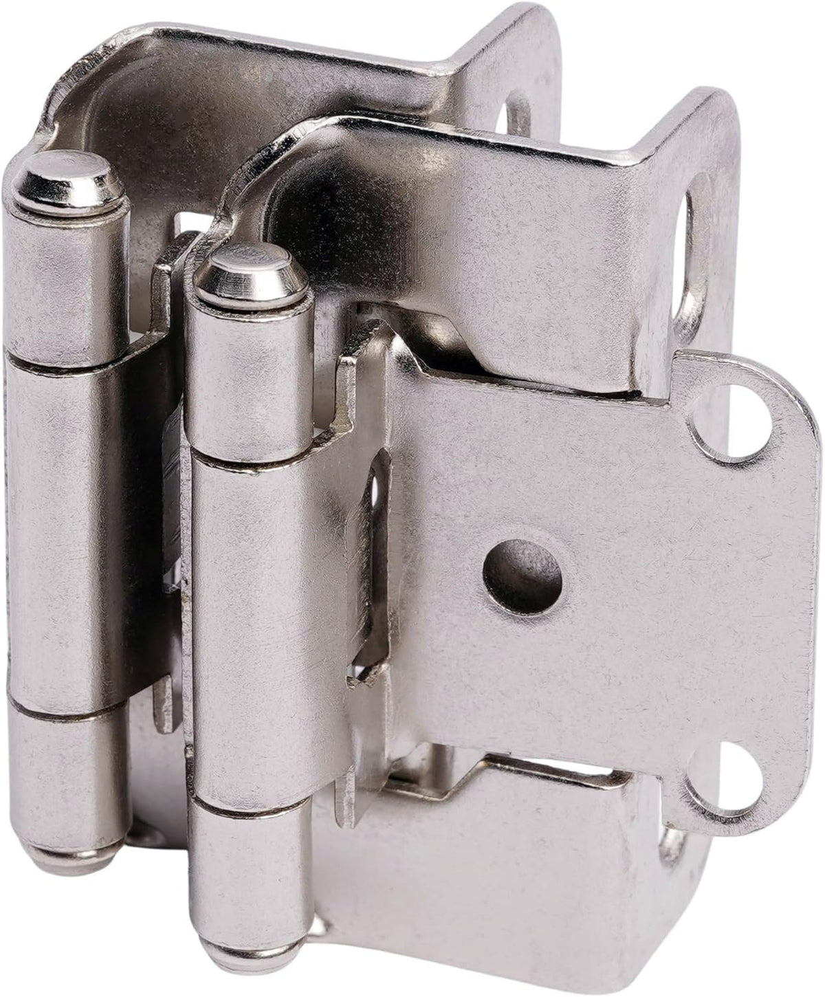 DecoBasics half-inch overlay hinges with self-closing action for smooth cabinet doors