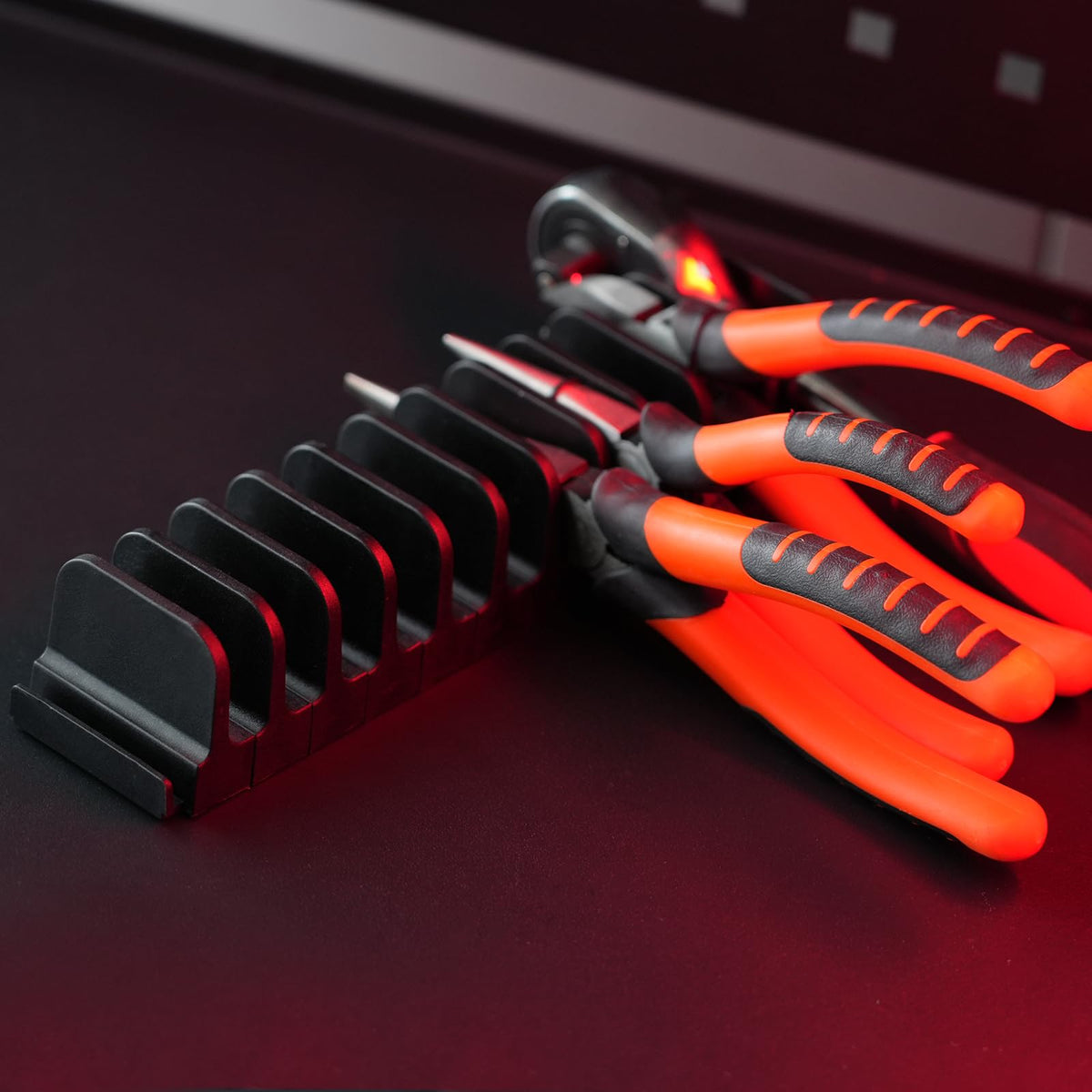 DEHOYI 24-pcs magnetic plier organizer slot keeps pliers within easy reach.