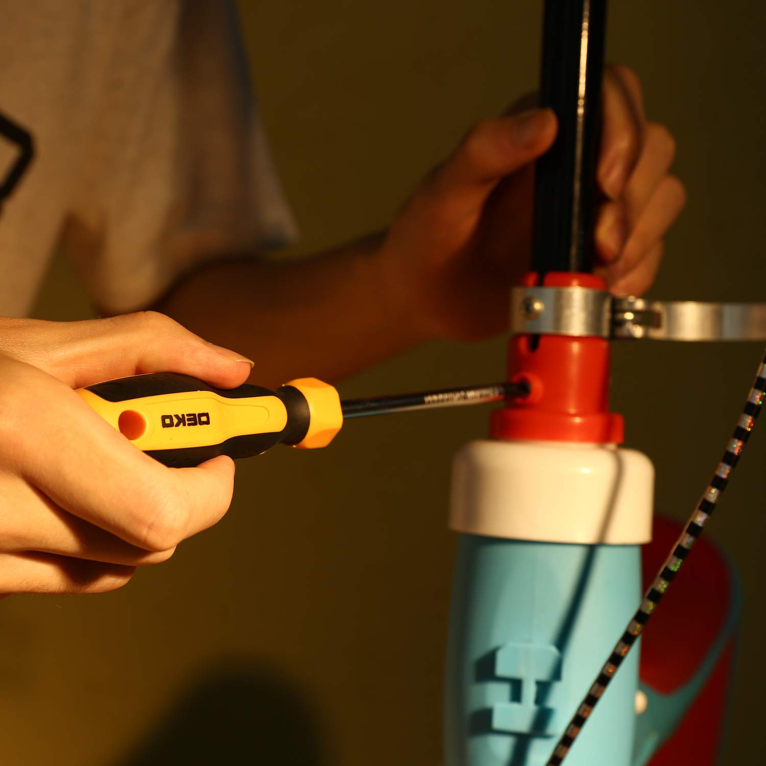 DEKOPRO rip claw hammer for driving nails and demolition