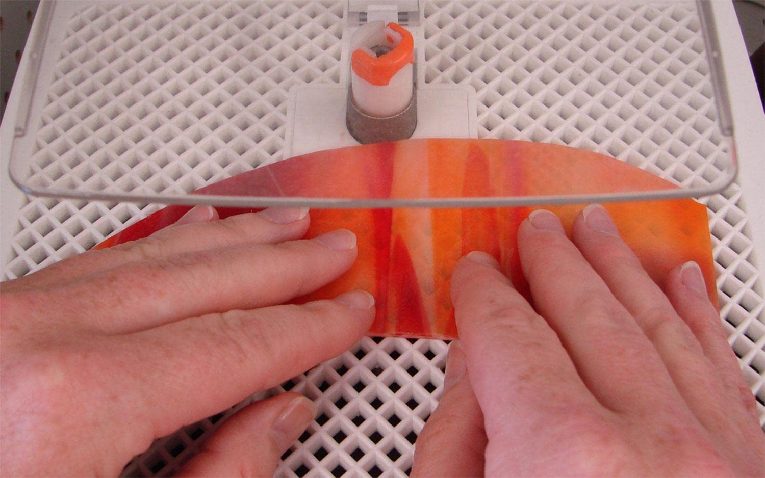 Delphi Glass diamond bit delivers ultra-smooth, long-lasting grinding.