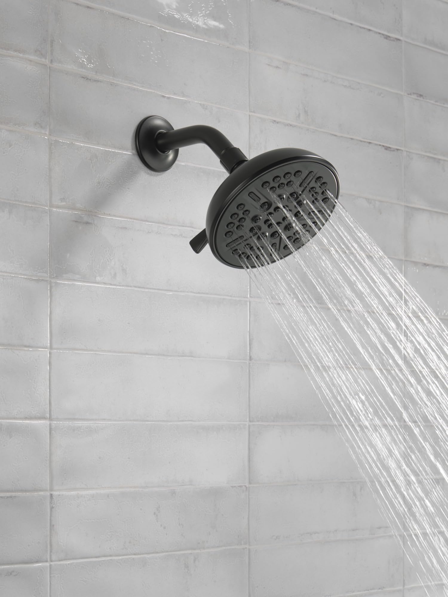 Delta Faucet touch-clean spray holes enable easy wipe-down to remove mineral buildup.