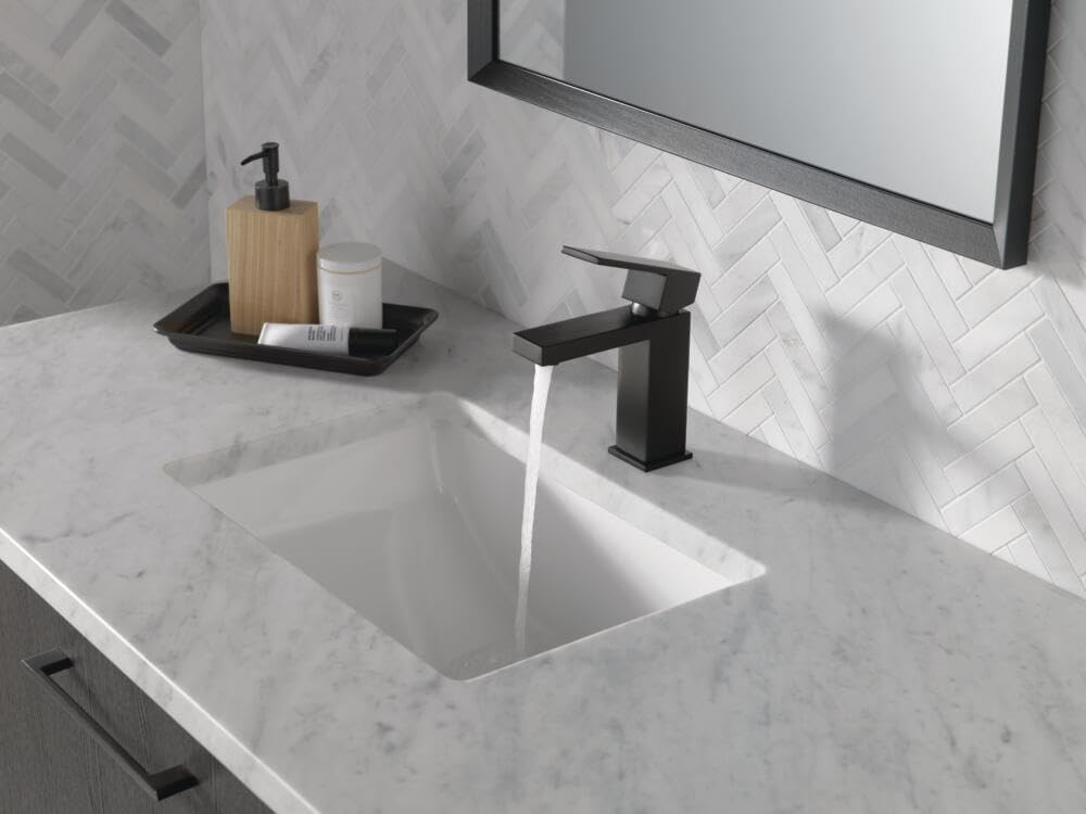 Delta WaterSense faucet saves water while maintaining strong performance.