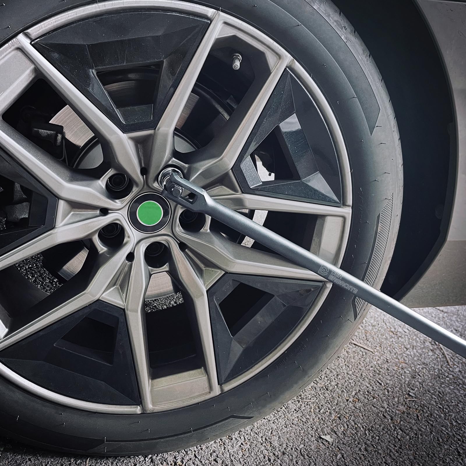 Der Erwachte heavy-duty breaker bar ideal for automotive and workshop tasks