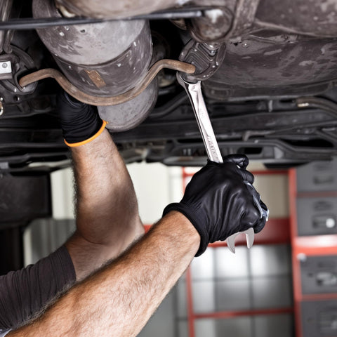 Der Erwachte wrench kit's premium pouch keeps tools neatly organized and easily portable