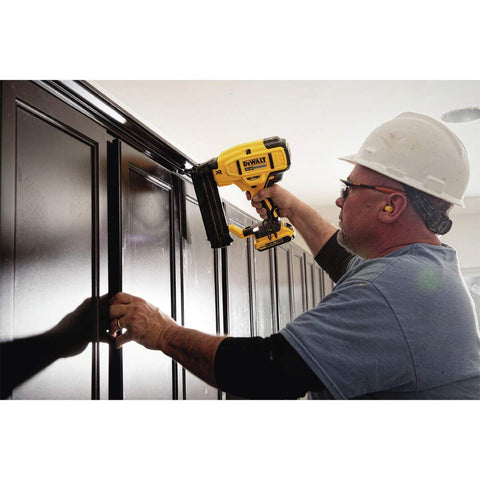DEWALT DCN680D1 jam release enables quick jam clearing