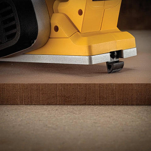 DEWALT 20V MAX Planer aluminum shoes ensuring parallel, accurate cuts