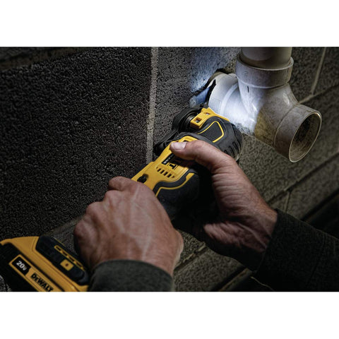 DEWALT Atomic 20V oscillating tool quick-change system in action