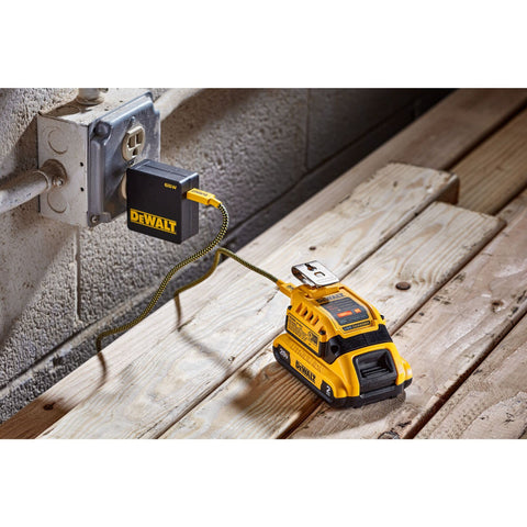 DEWALT DCB094K USB-A port supports mobile charging up to 12W.