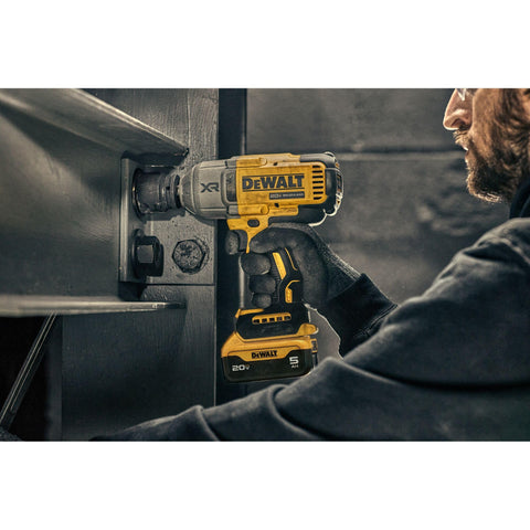 DEWALT DCF900P1 oil-resistant-housing protects the tool in harsh sites