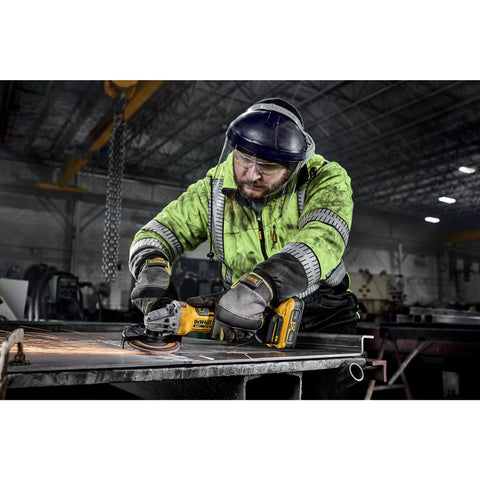 Compact design of the DCG410VSB supports versatile, mobile grinding.