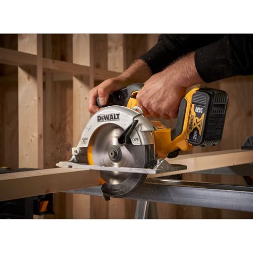 DEWALT DCS565B battery compatibility supports all 20V MAX and FLEXVOLT packs.