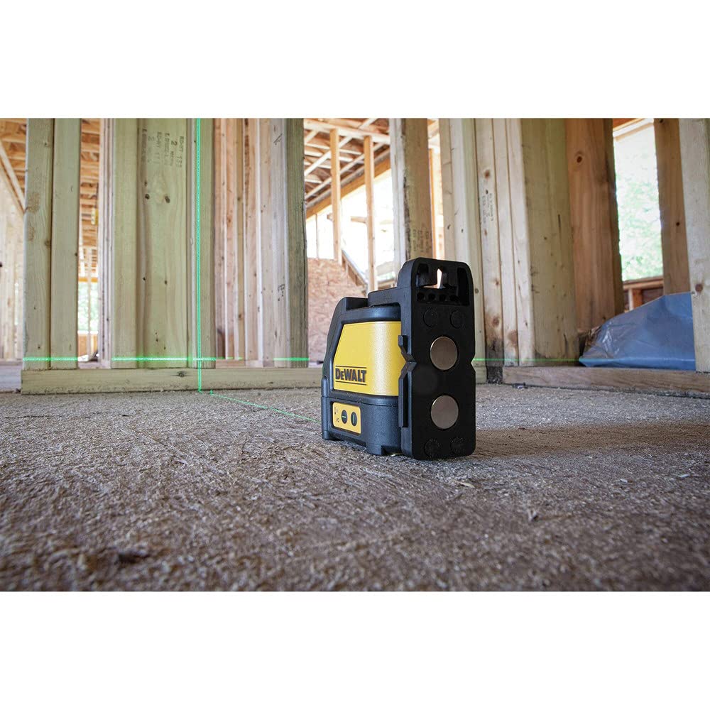 Full-time pulse mode on DEWALT DW088CG supports detector-assisted range in daylight.