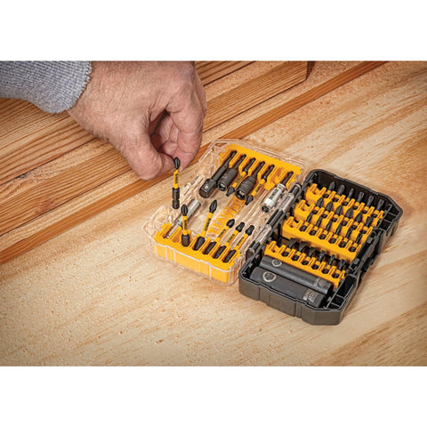 DEWALT DWA2NGFT40IR patented bit-bar design enables easy removal.