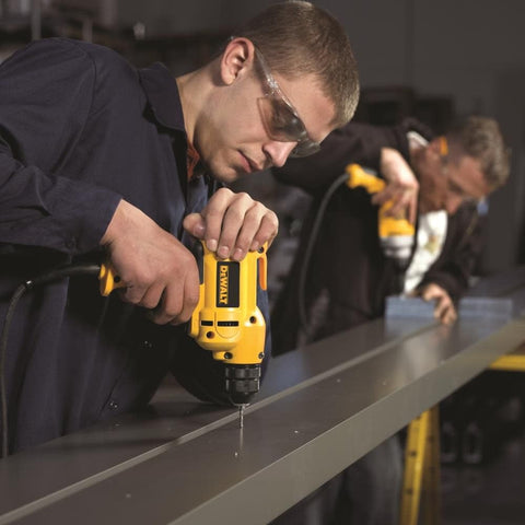 DEWALT DWD115K keyless chuck for quick, secure bit changes.