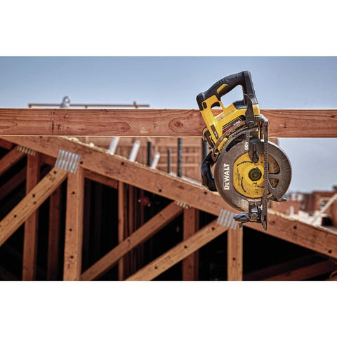 DEWALT brushless motor delivers longer runtime and efficiency