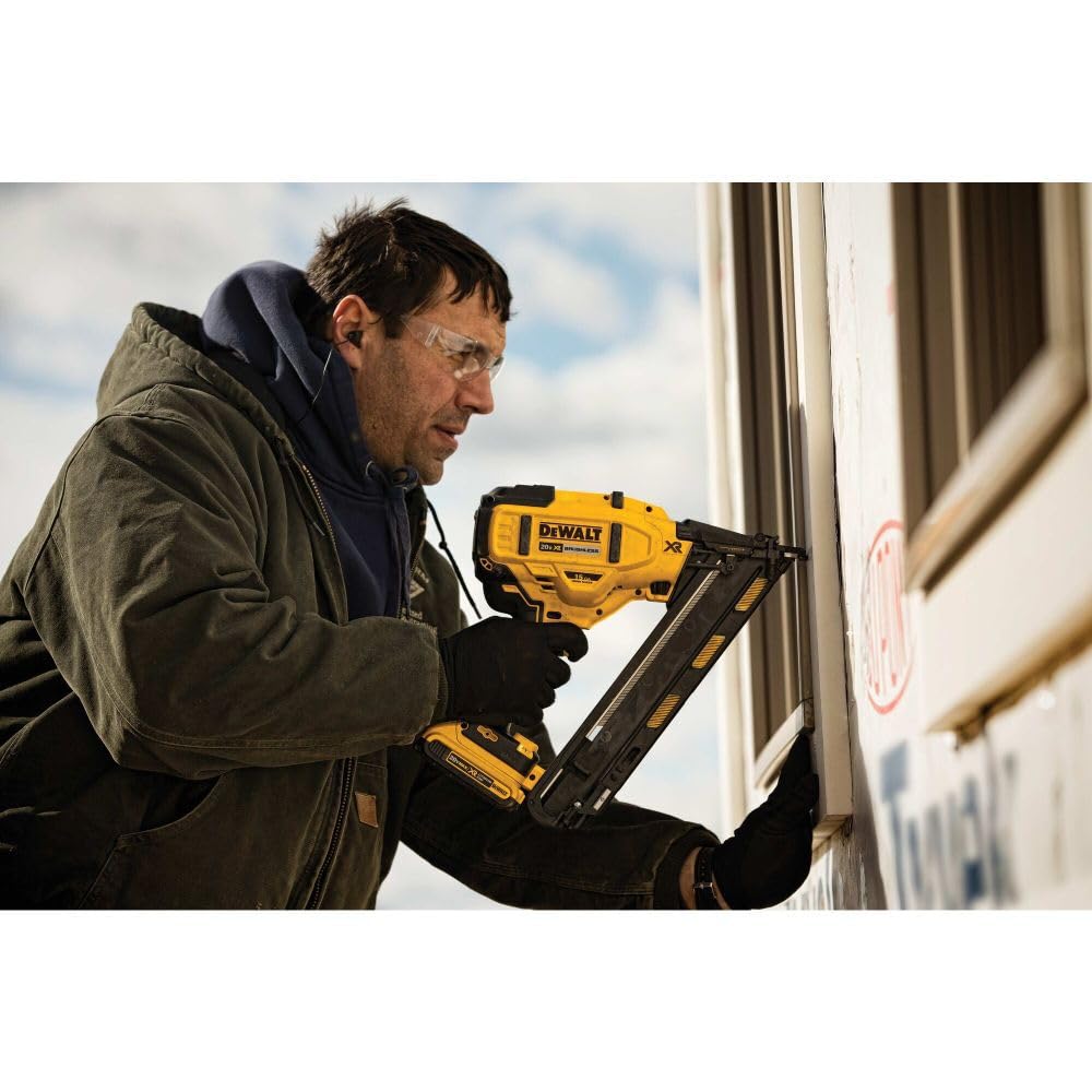 DEWALT jam release clears nail jams quickly