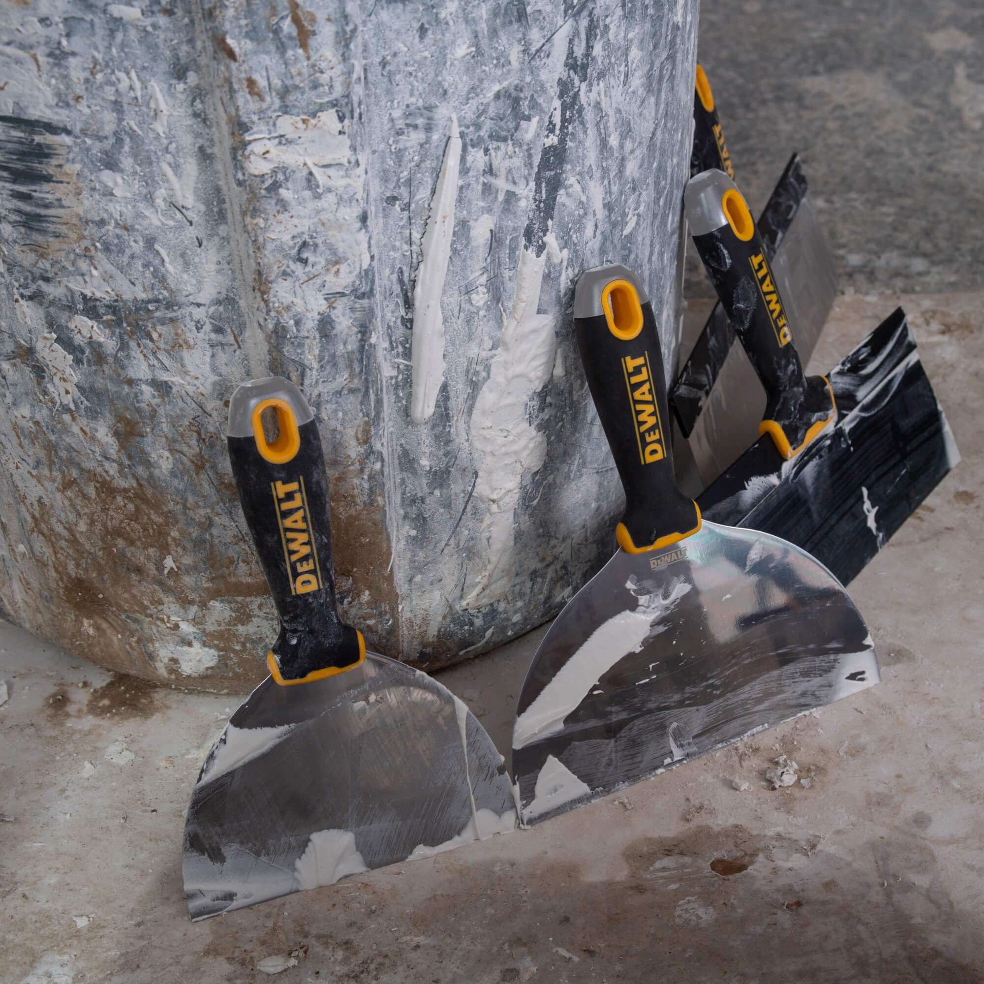 DEWALT putty knife polished blade for easy cleanup and smooth edges.