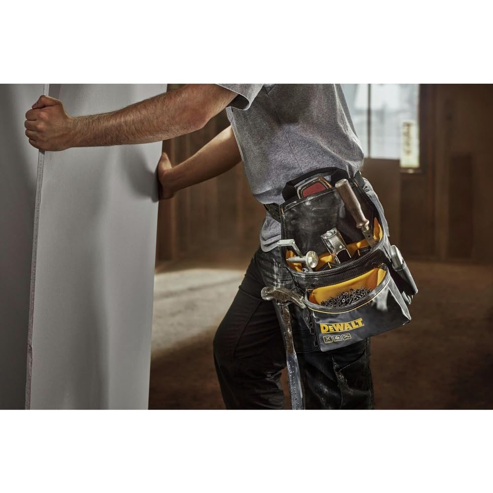 DEWALT Single Pouch durable materials resist wear on tough jobs.