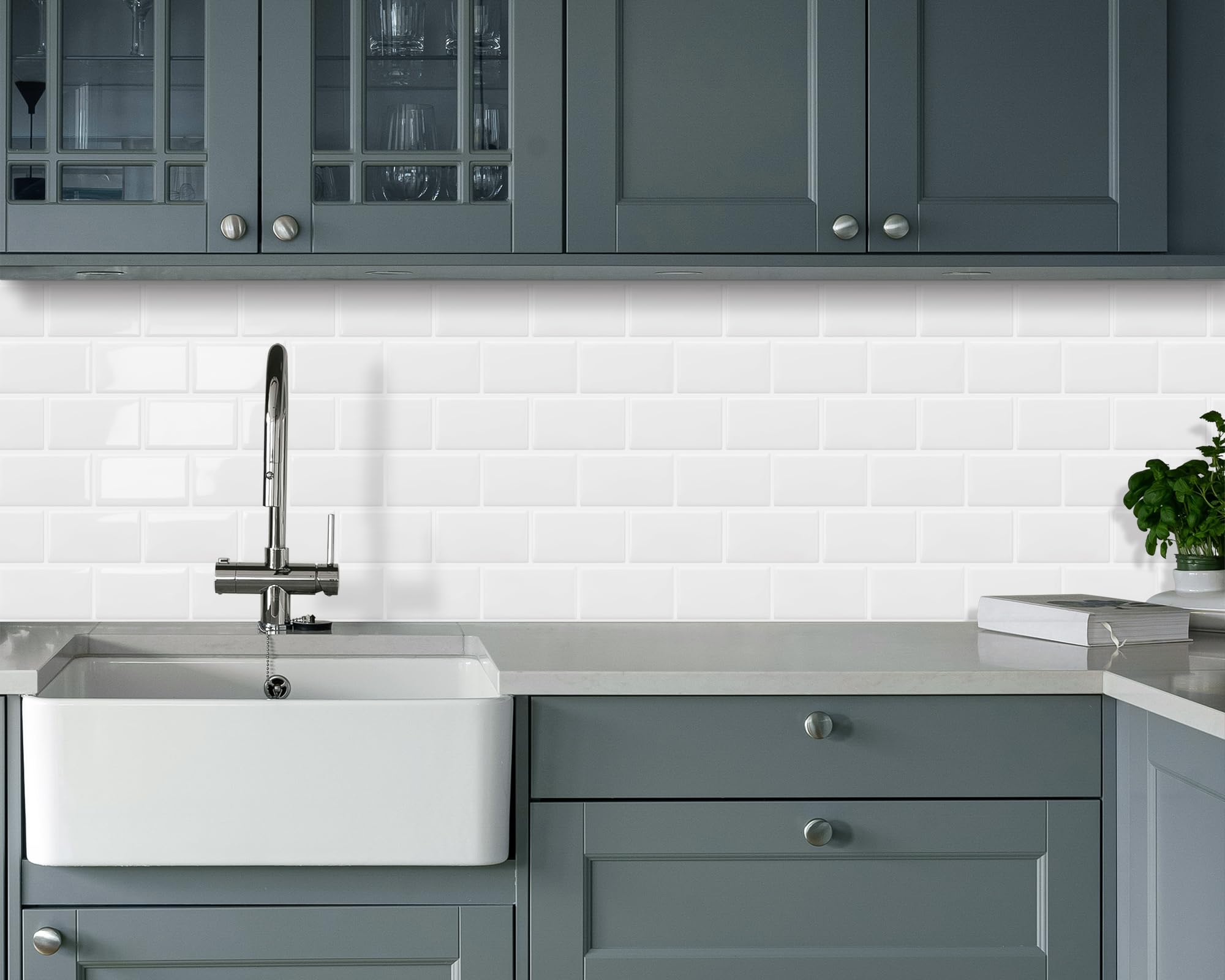 DEWOO marble-look white tile detail for luxe surfaces