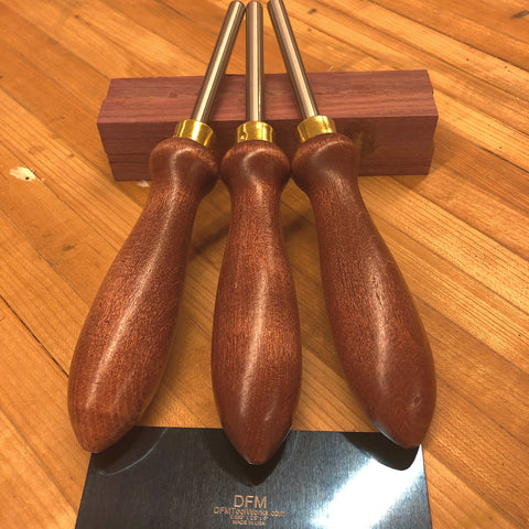 DFM Tool Works durable-burnisher-set offers consistent finishes on fine woodwork.