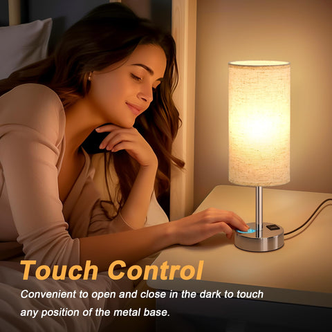 Dicoool lamp shows USB-C and USB-A ports powering devices.