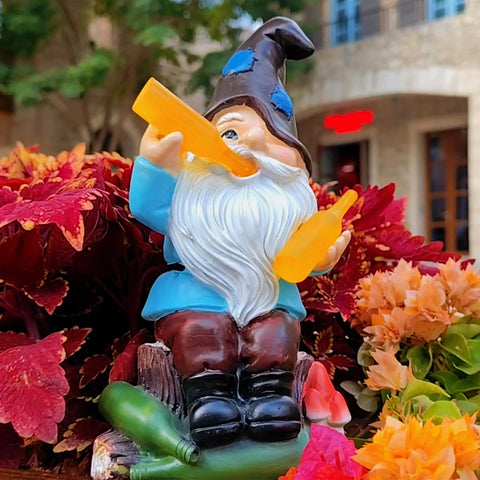 DKJOCKY gnome creates a warm, charming outdoor atmosphere