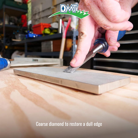 DMT D8C non-slip base provides stability during sharpening.