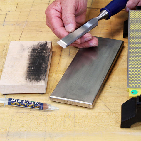 DMT Dia-Paste with oil-based medium enables controlled sharpening
