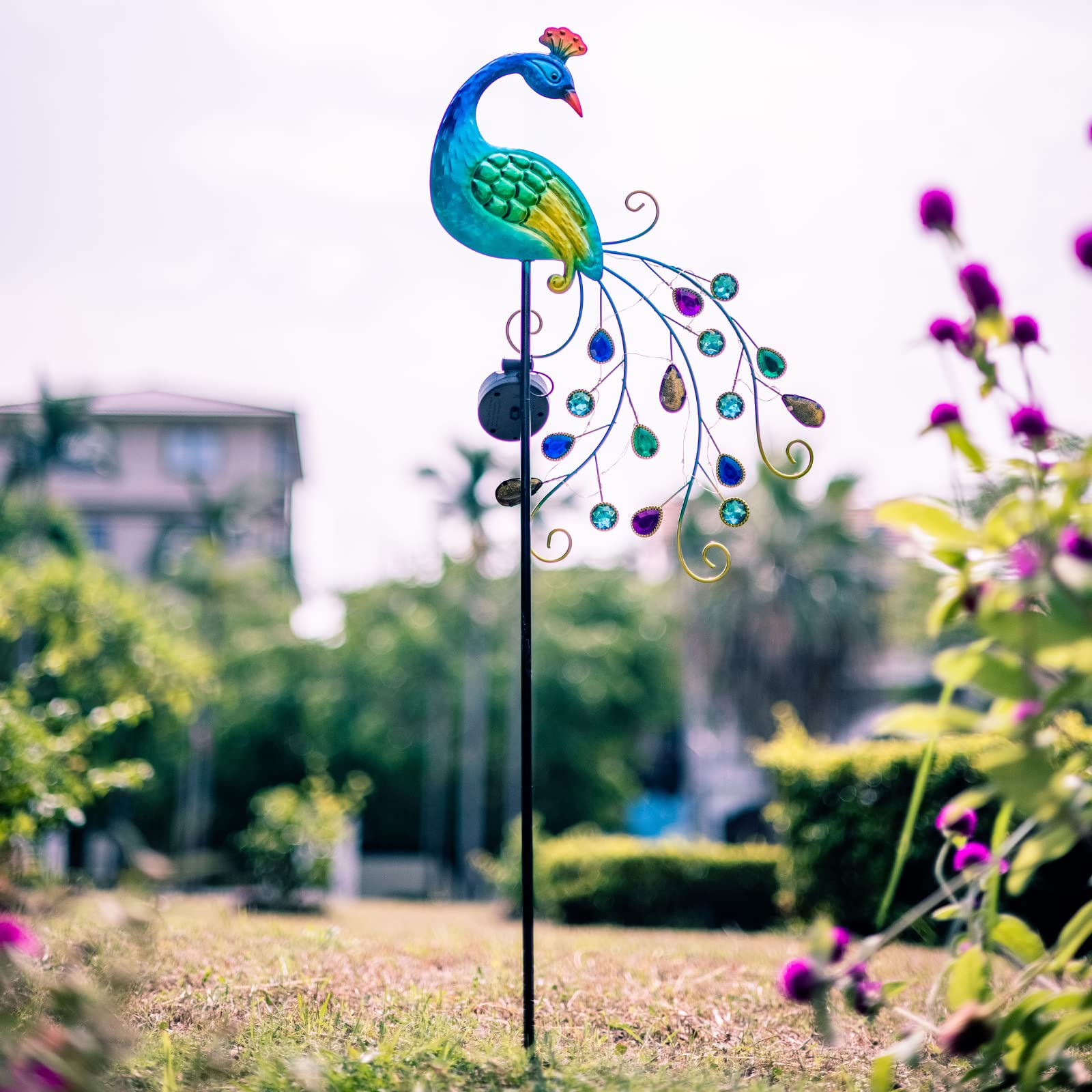 DREAMSOUL vibrant tail LEDs design elevates garden decor.