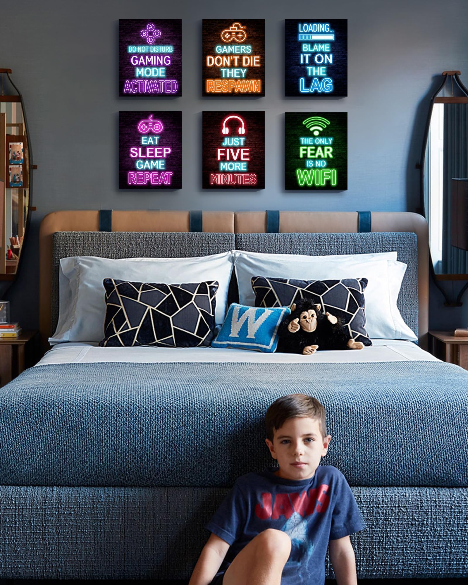 Drsoum boy-room decor featuring gaming art enhances the teen's room ambiance.