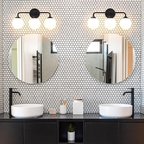 DSMJFU up-down mounting vanity light offers flexible illumination for mirrors and decor.