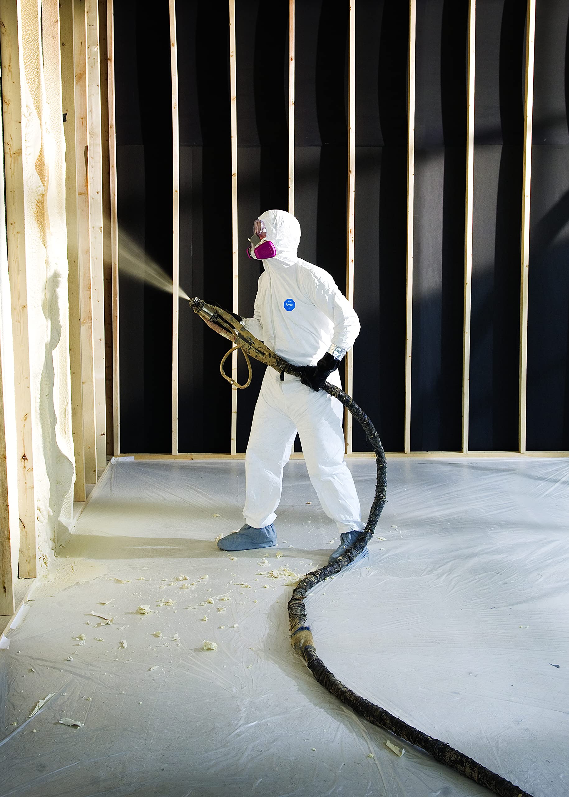 DuPont Tyvek 400 hood and zipper provide respirator-fit coverage for safer handling.