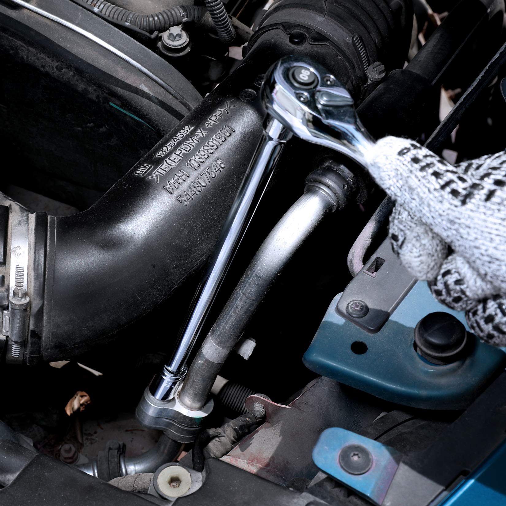 DURATECH universal joint helps access awkward angles.