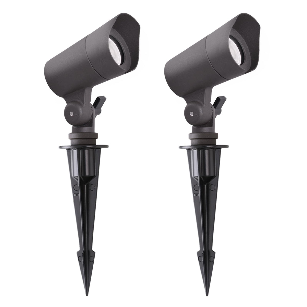E Energetic Lighting landscape light with connector for easy outdoor installation.