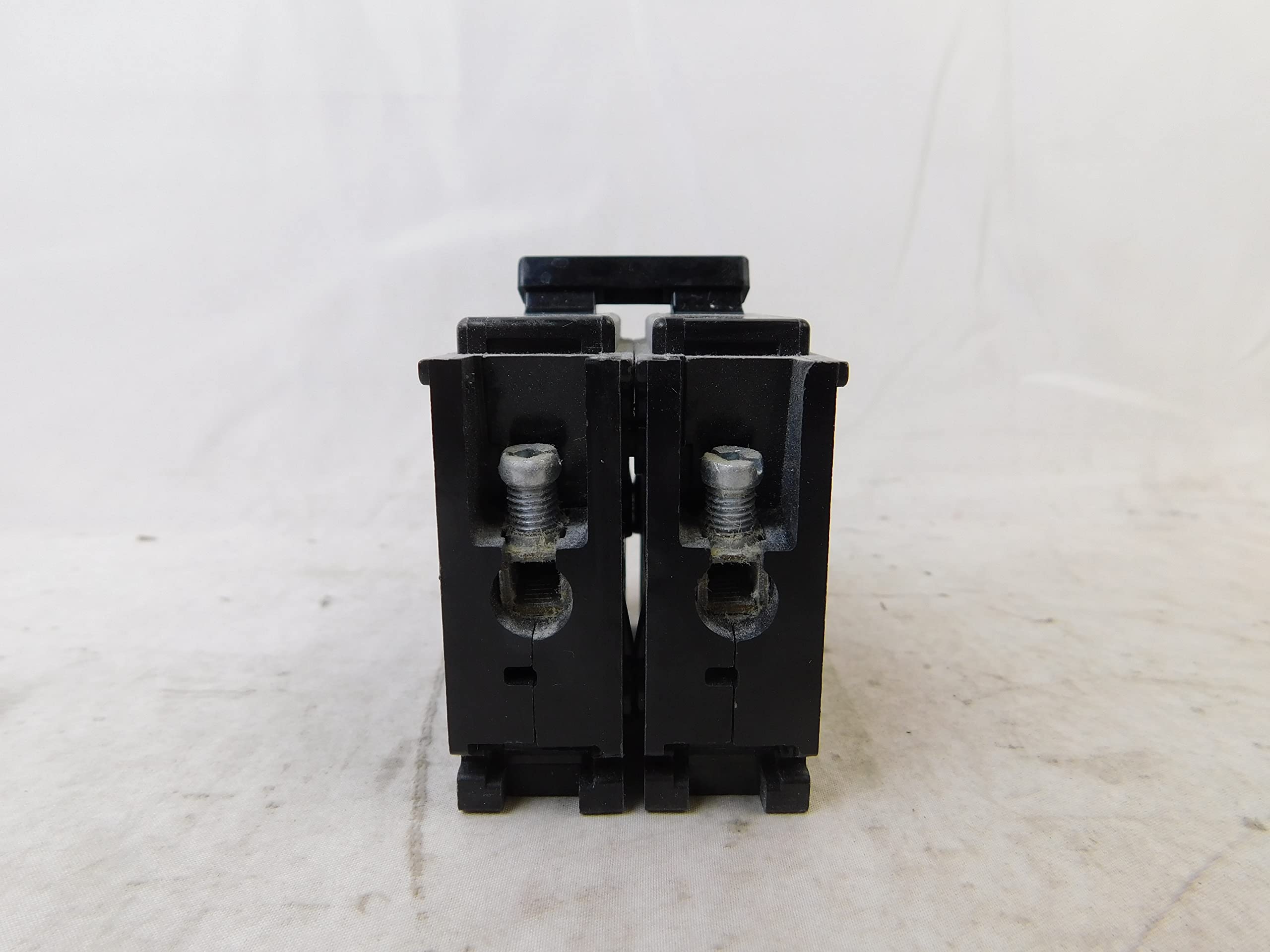 Eaton BR250 packaging image communicates brand reliability and ready-to-install parts.