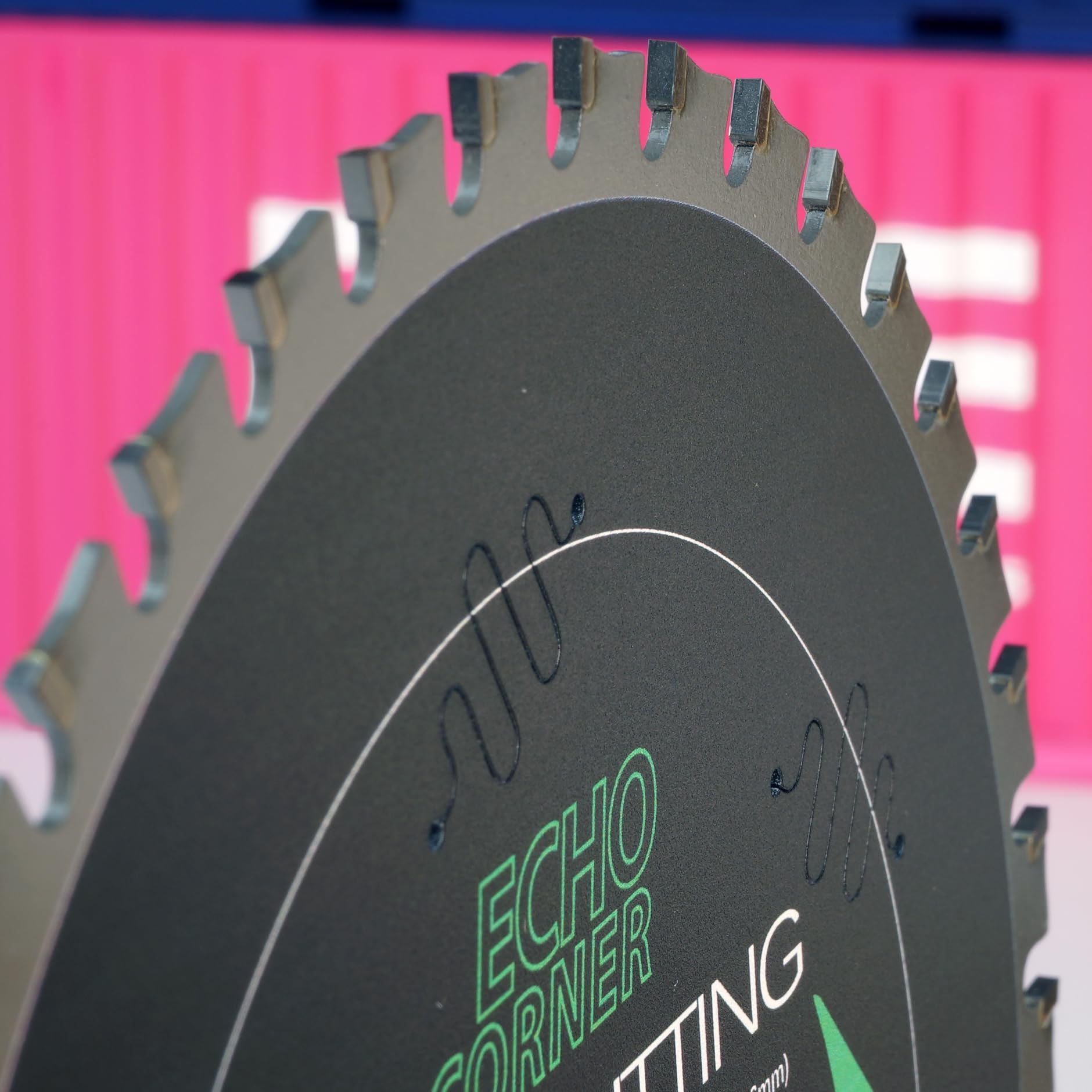 Echo Corner ATB tooth blade provides clean cuts on steel materials.