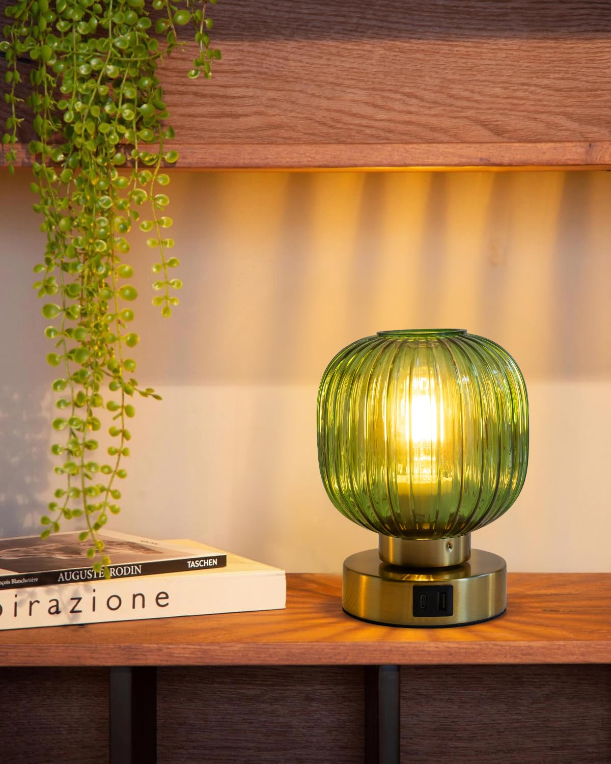 Elenhome lamp with USB-C and USB-A ports enables convenient device charging.