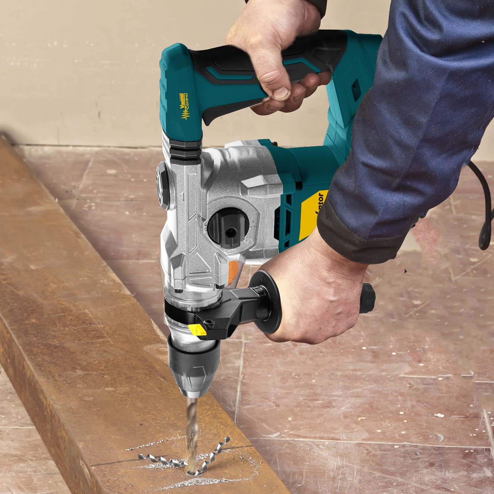 Enventor 2m power cord keeps you connected for larger demolition jobs