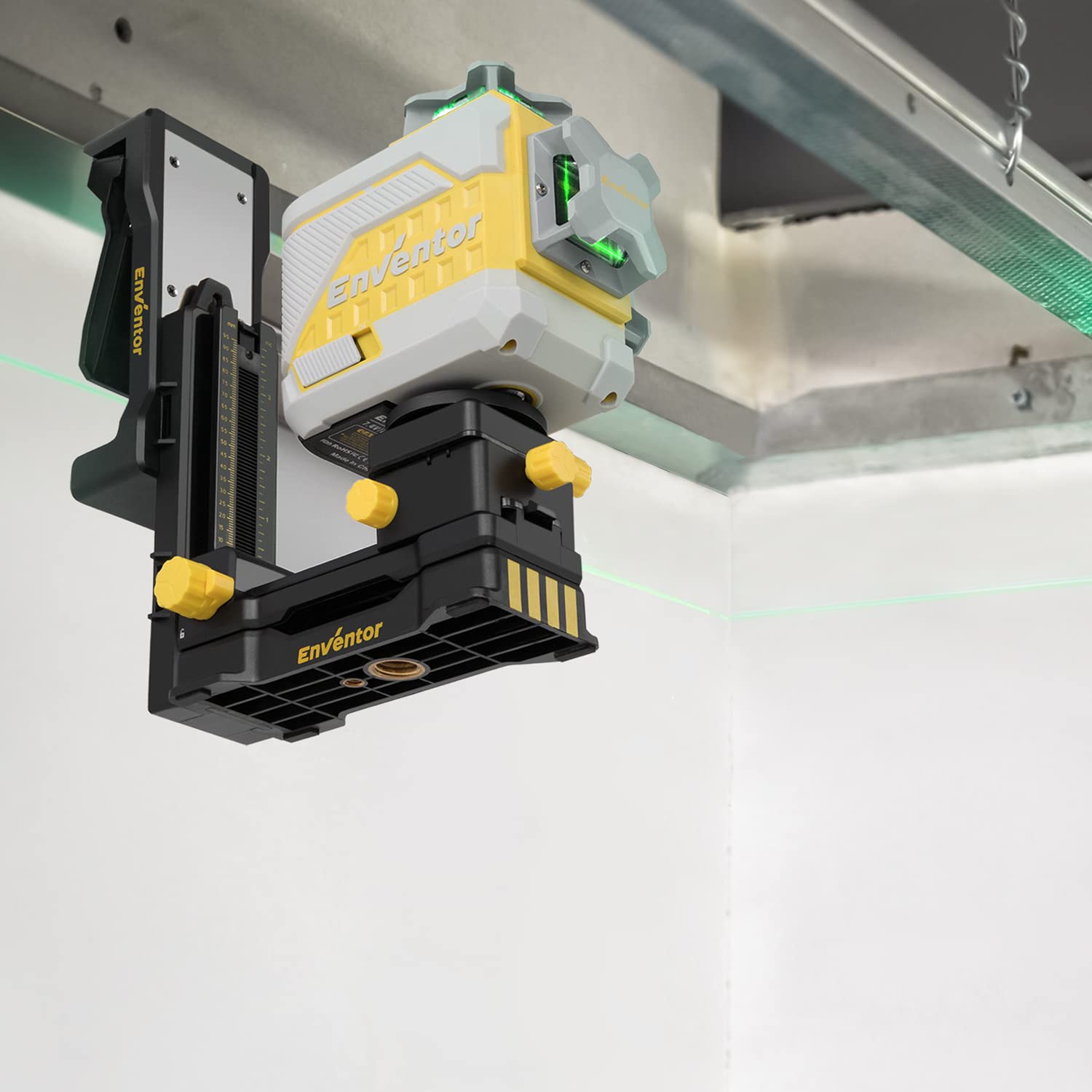 Enventor auxiliary back clip expands mounting options on thick objects.