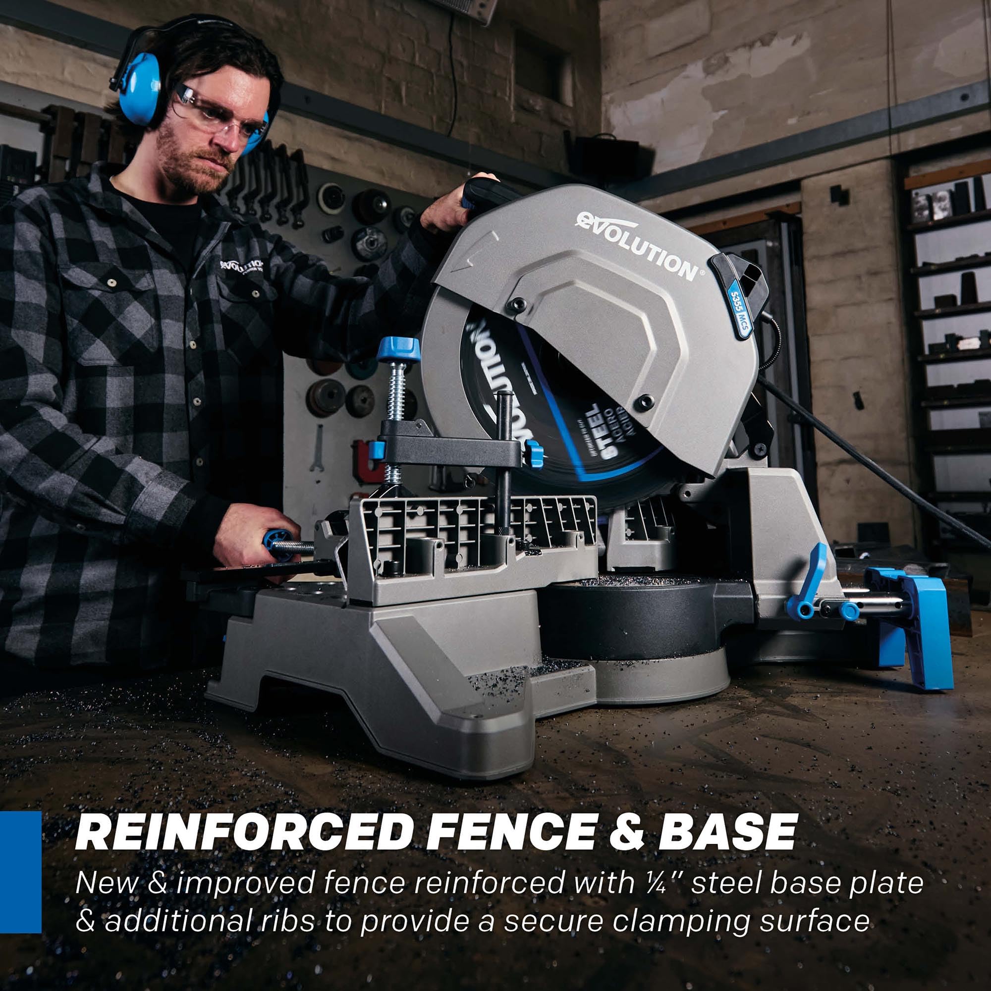 Detents and stainless gauge enable repeatable +/-46° miters