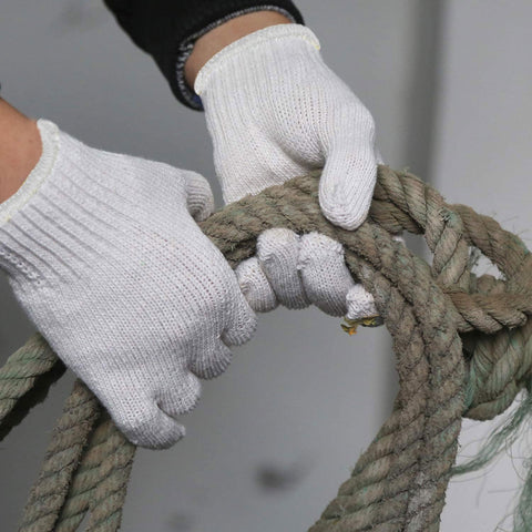 Evridwear outdoor-winter-use gloves protect hands during cold outdoor projects