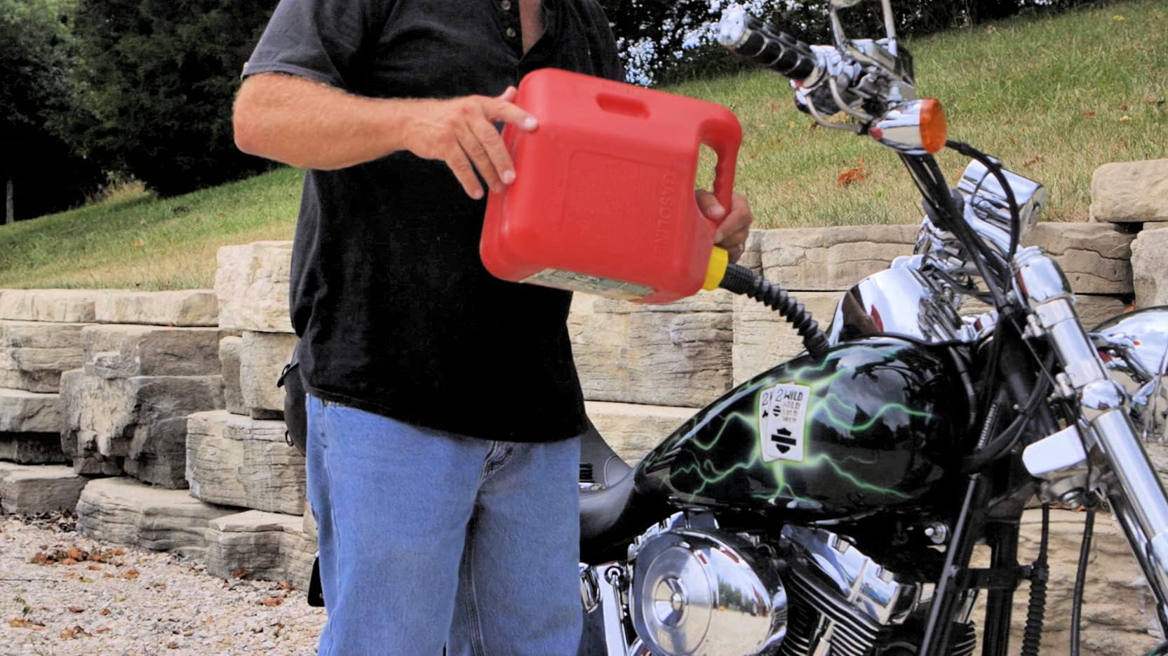 EZ-POUR vent ensures balanced air flow for steady pours.