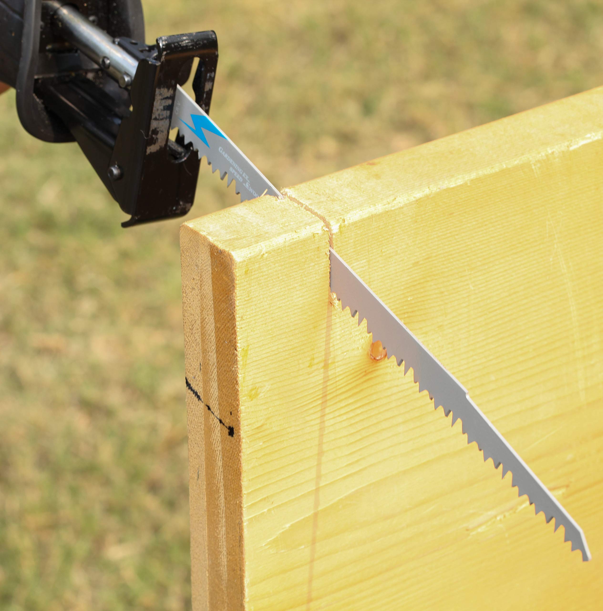 EZARC 5-pack pruning blades ready for outdoor garden pruning tasks.
